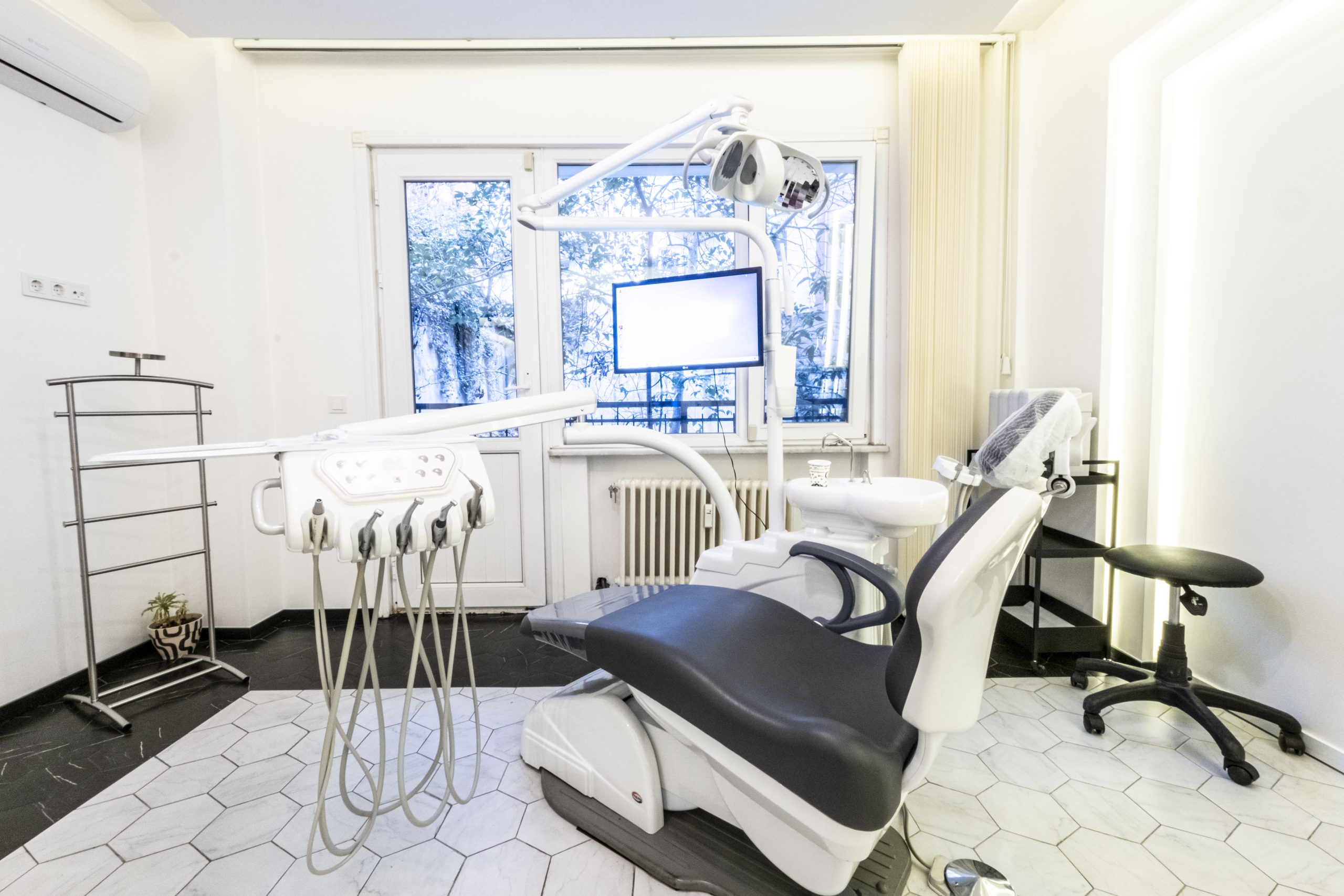 Cihangir Dental Clinic - Clinic View 9